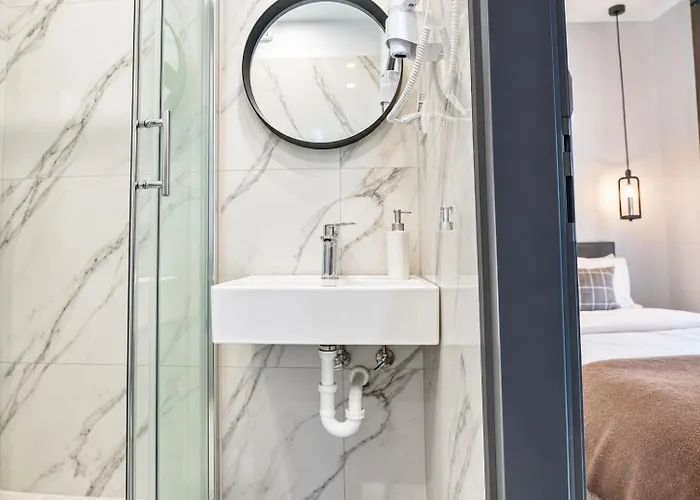Apartment Beautiful & Compact Private In Meidling *