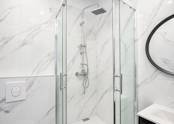 Beautiful & Compact Private In Meidling * Vienna